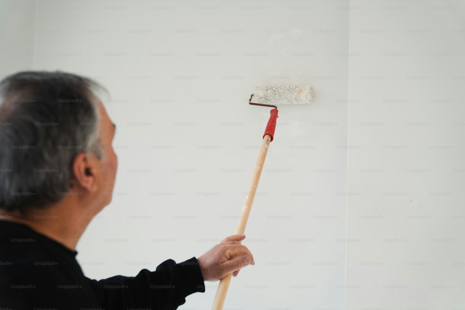 How much does wall painting cost in Amsterdam?