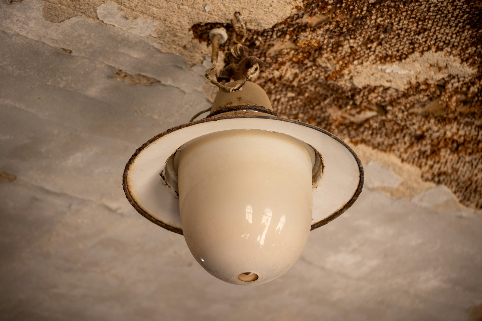 Repair after water damage: a step-by-step guide