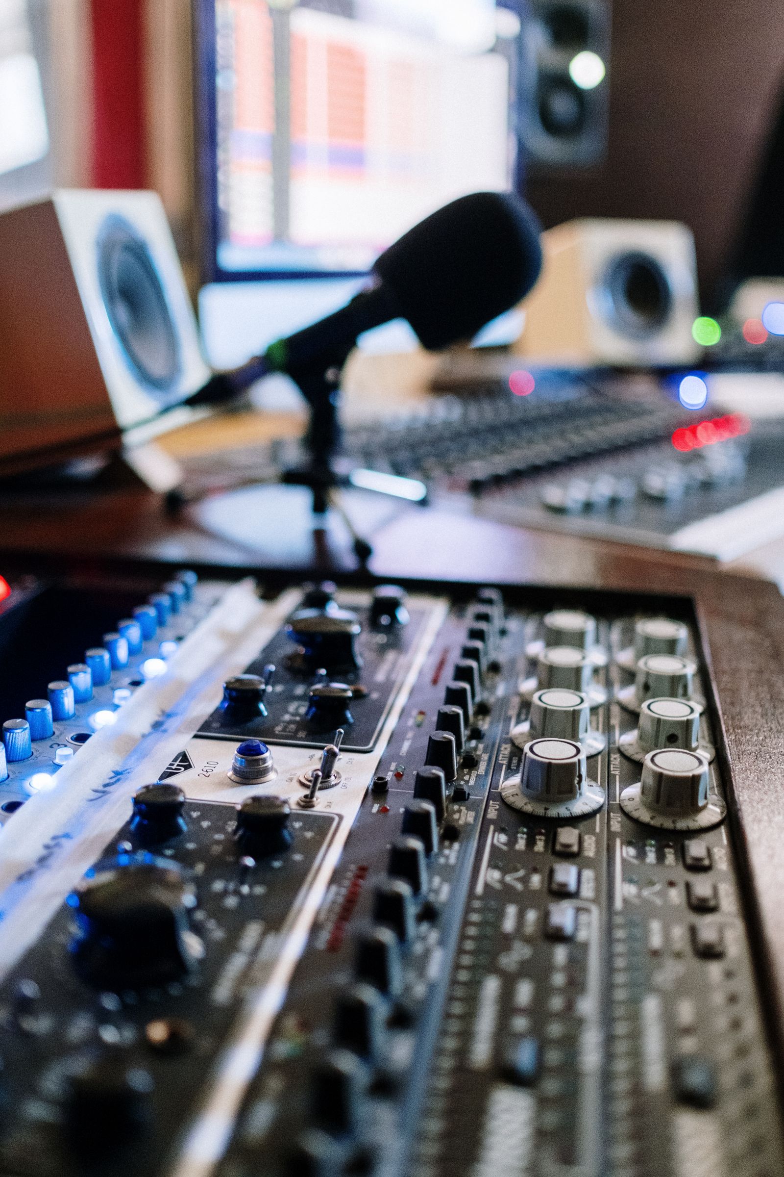 Podcast Studio Equipment Checklist for Amsterdam